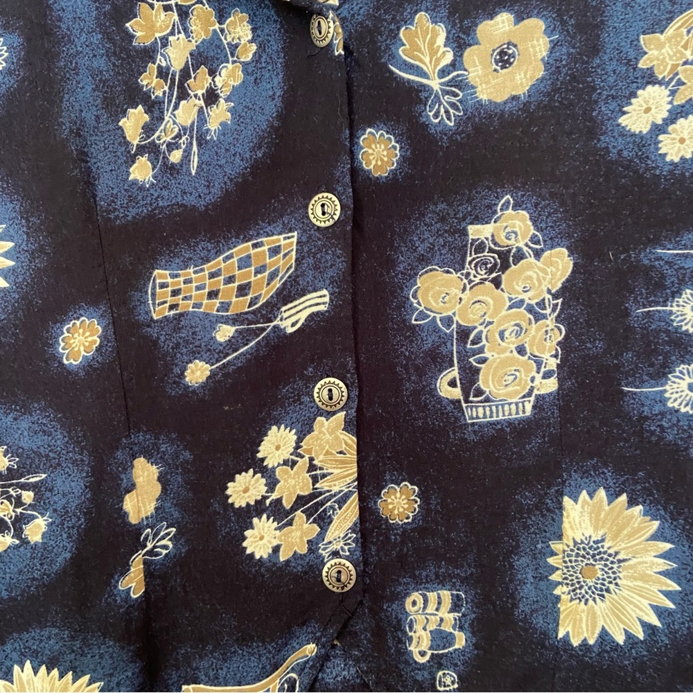 Vintage 90s Latte novelty vase floral chair print button front collared blouse - Picture 4 of 5